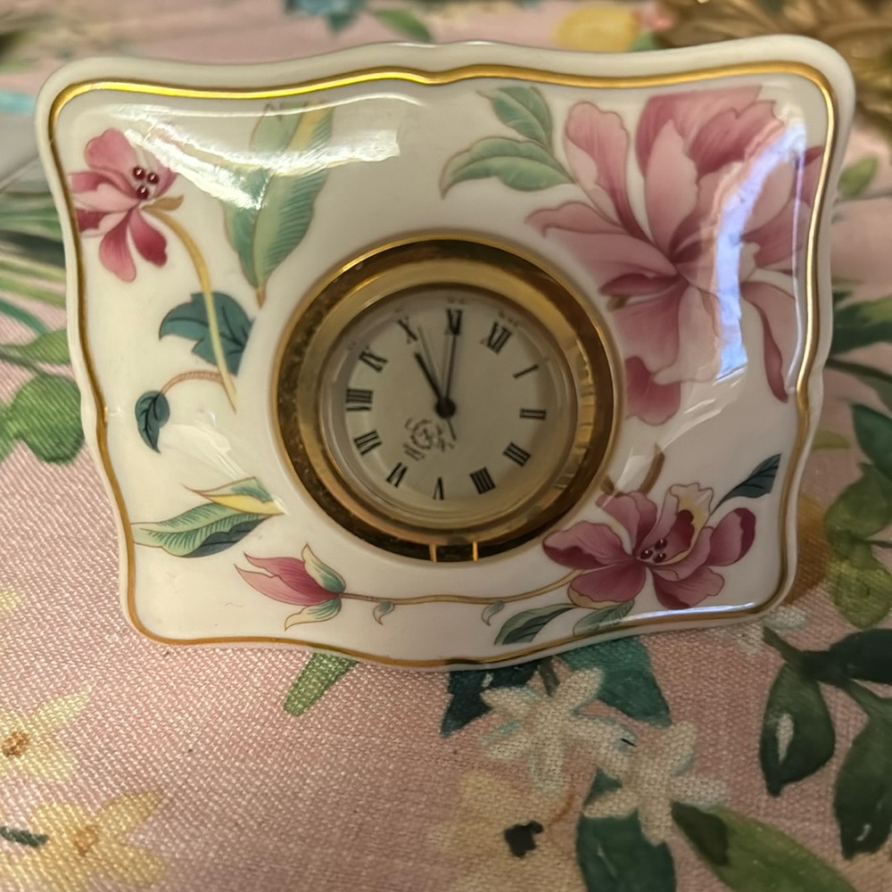 Lennox floral clock